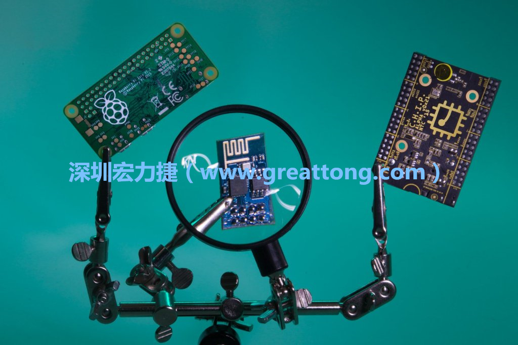 A Raspberry Pi Zero、ESP8266和CHIP。